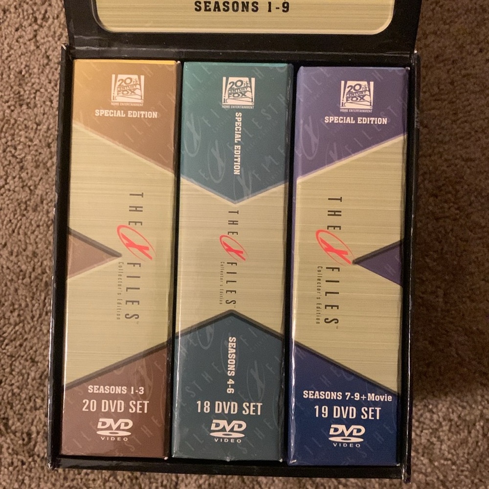 X-Files: Complete Series + Movie - Picture 3 of 5